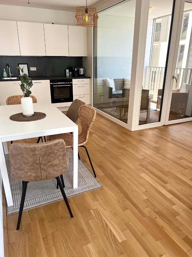 Donaublick Oasis: Stylische Wohnung Vienna